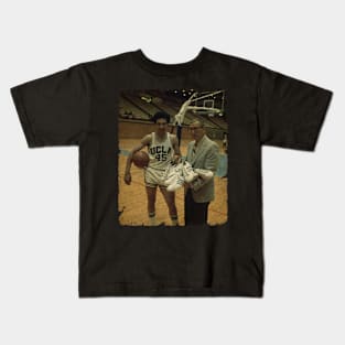 Henry Bibby with John Wooden, 1971 Kids T-Shirt